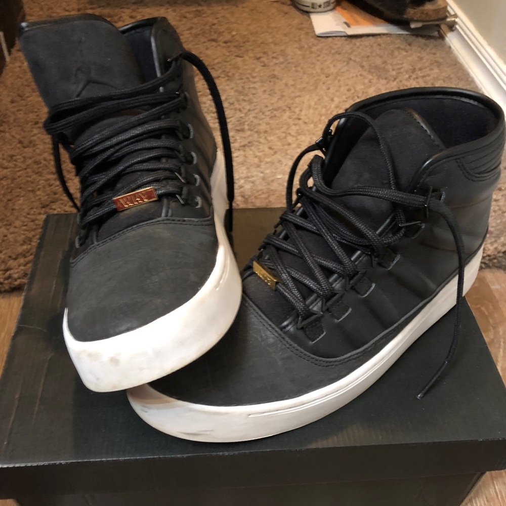 Used pair of Russell Westbrook 0 size 10